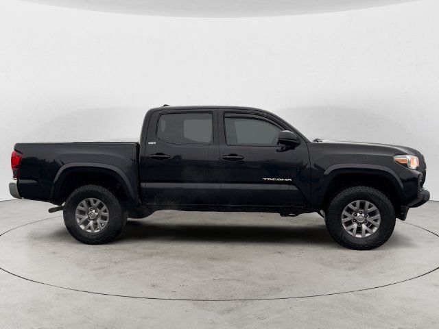Used 2019 Black Toyota SR5 image 4