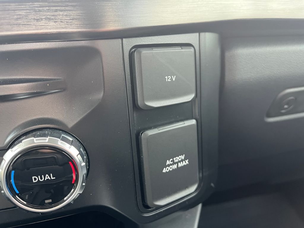 Used 2024 Oxford White Ford Lariat image 27