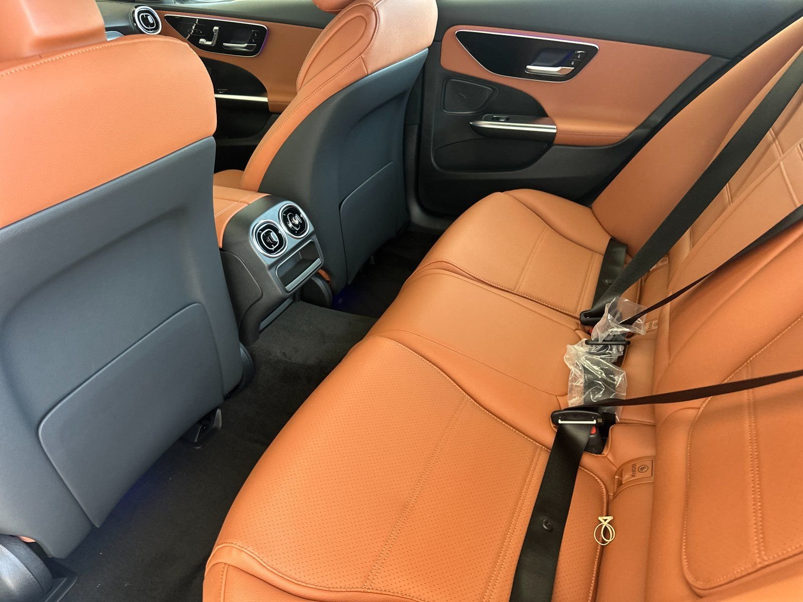 New 2026 Polar White Mercedes-Benz C 300 image 4