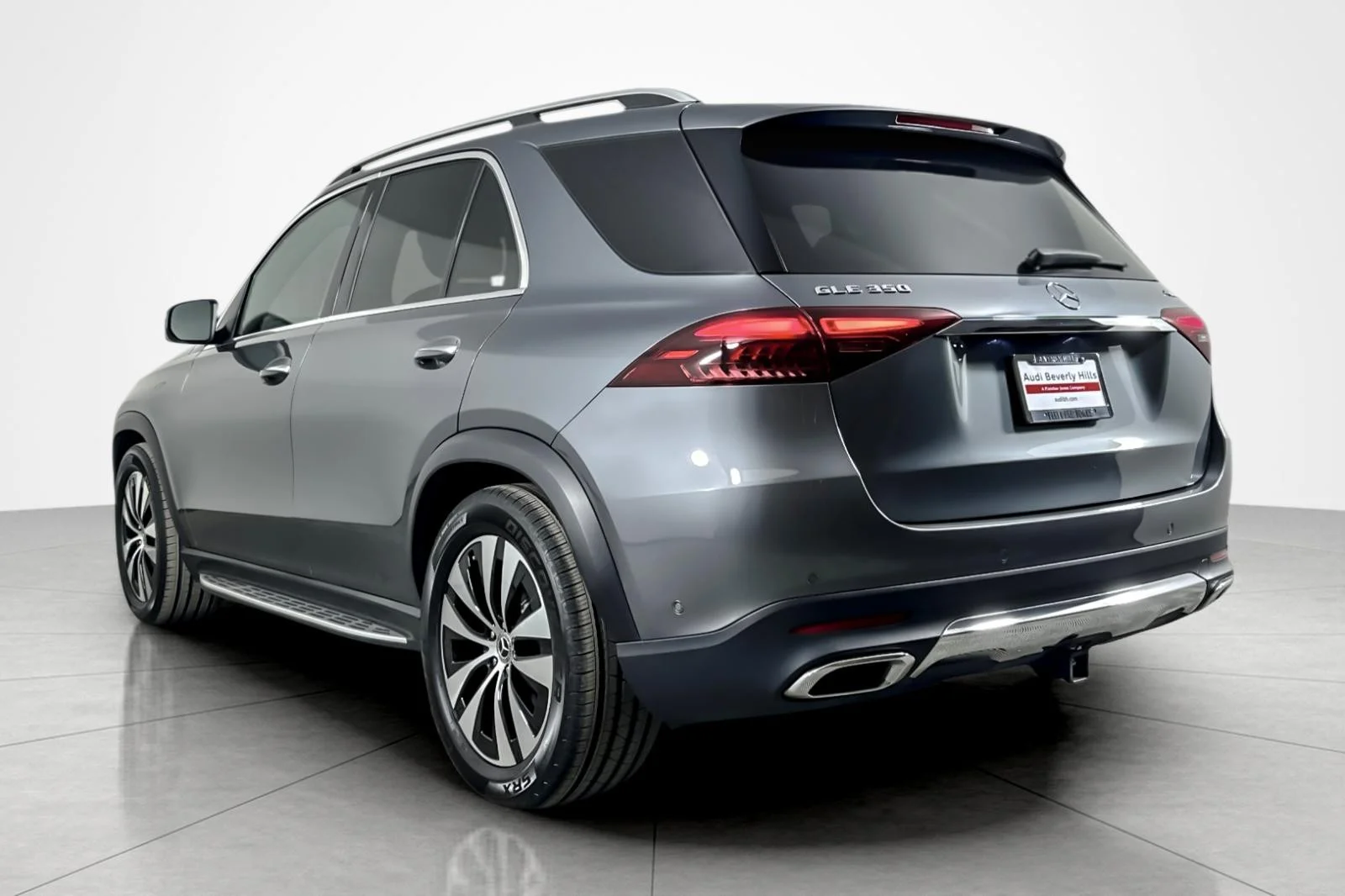 Used 2024 SELENITE GRAY Mercedes-Benz GLE 350 4MATIC® SUV image 3