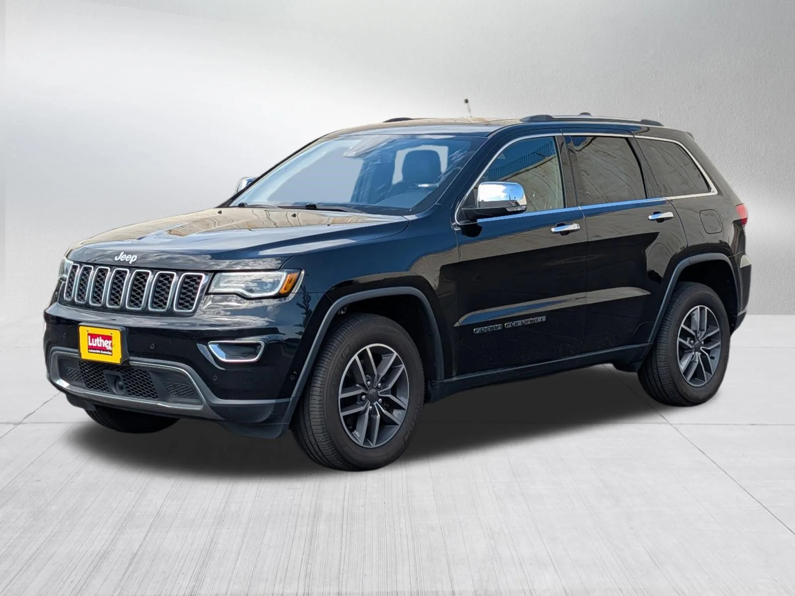 Used 2019 Diamond Black Crystal Pearlcoat Jeep Limited image 3