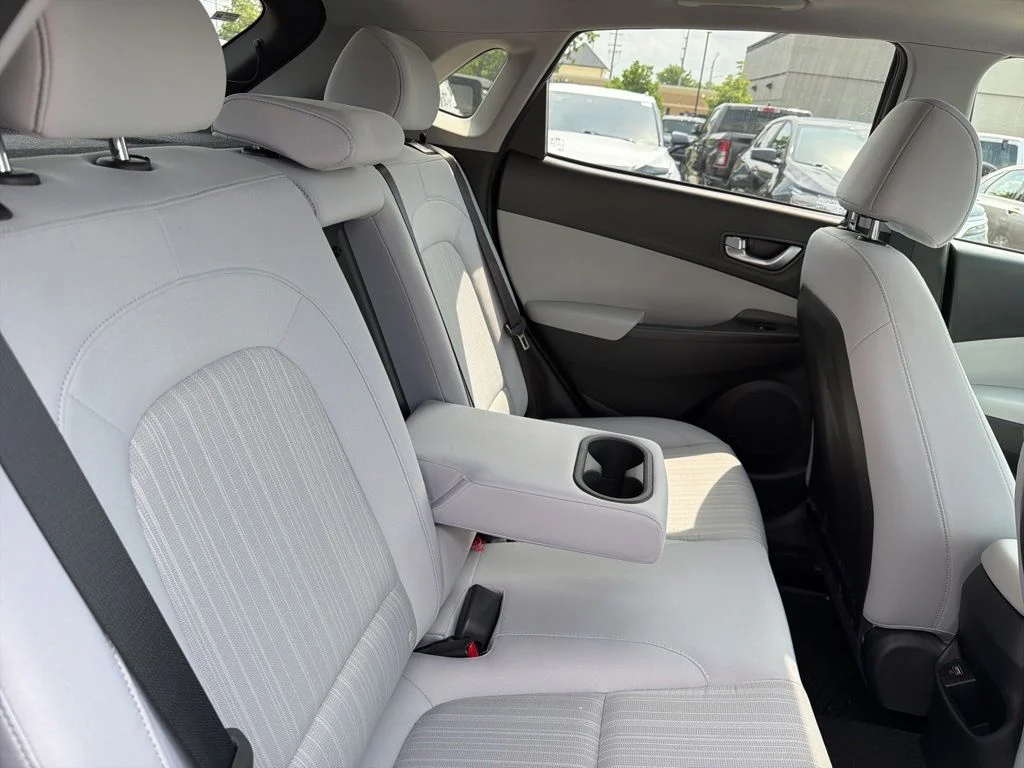 Used 2023 Black Hyundai SEL image 23