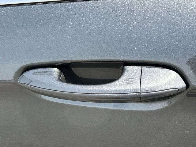 Used 2019 Gray Ford SEL image 30