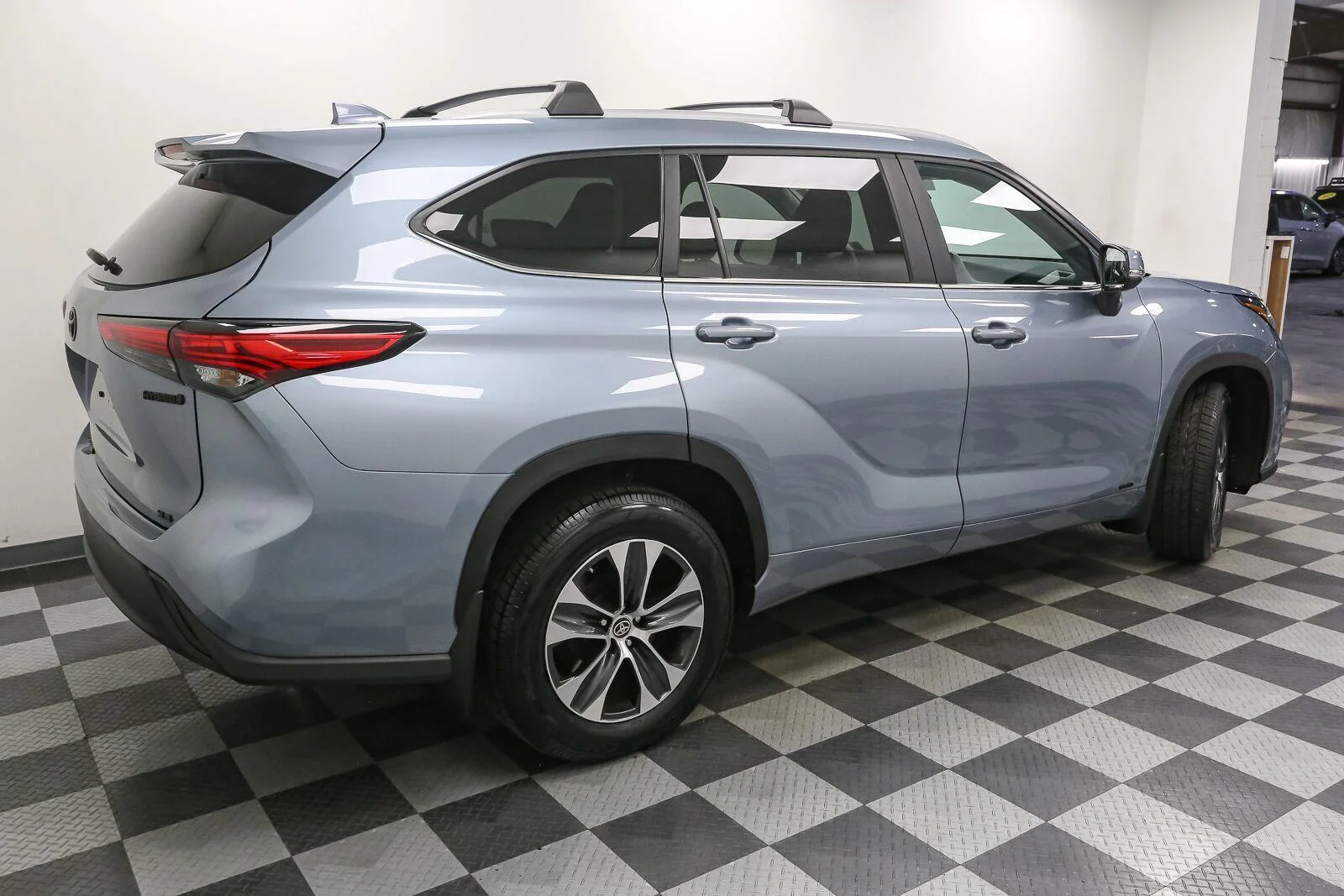 Used 2023 Moon Dust Toyota XLE image 8