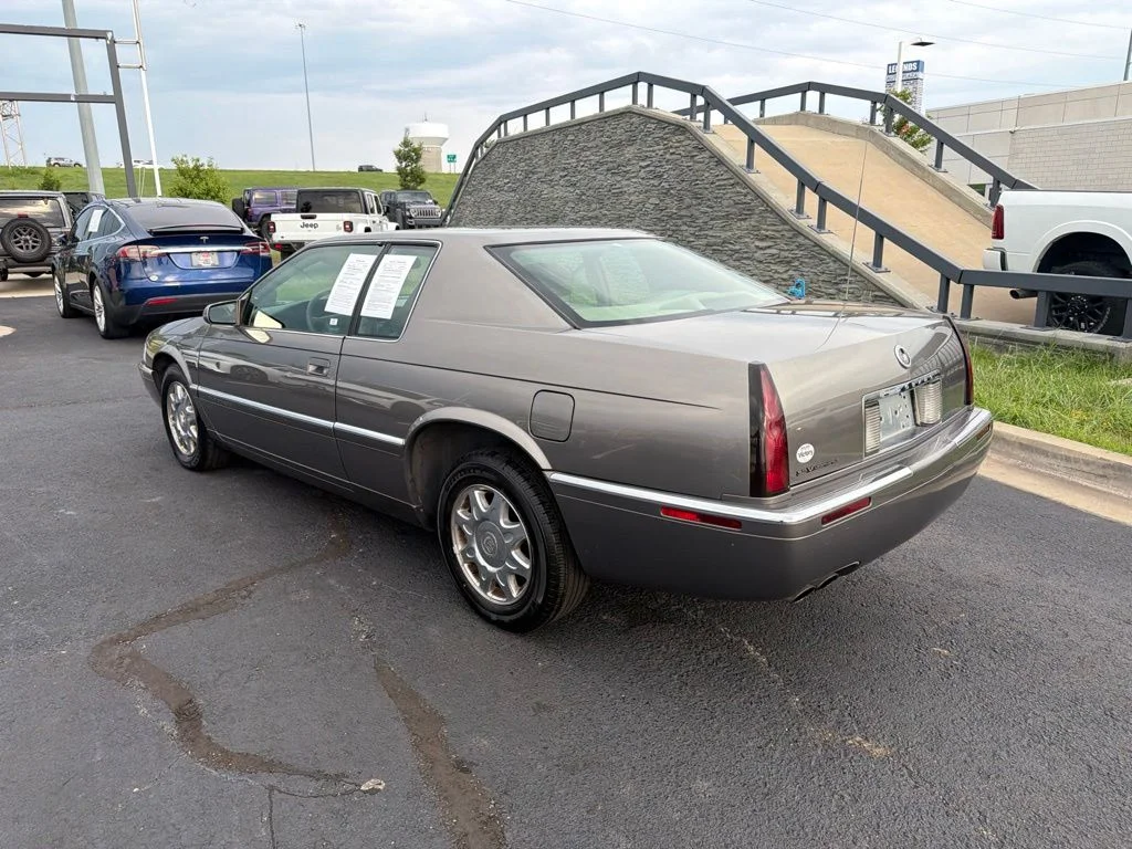 Used 1999  Cadillac Base image 5