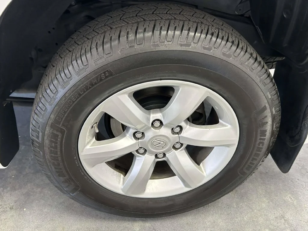 Used 2018 White Lexus 460 image 9