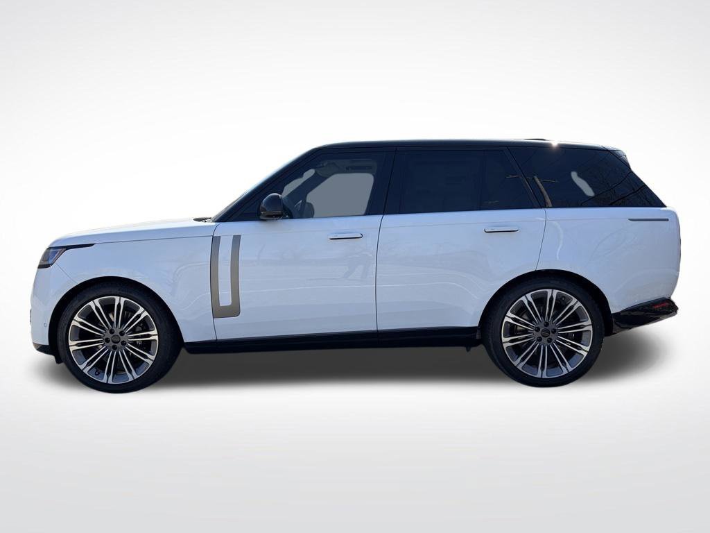 New 2026 White Land Rover SE image 5