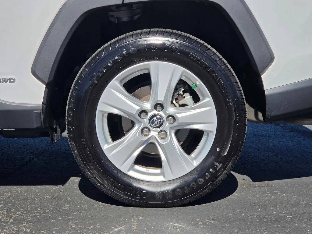 Used 2021 White Toyota LE image 12