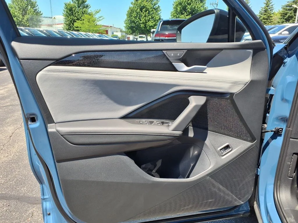 New 2026 Monterey Blue w/Deep Black Roof Volkswagen SE R-Line Black image 9