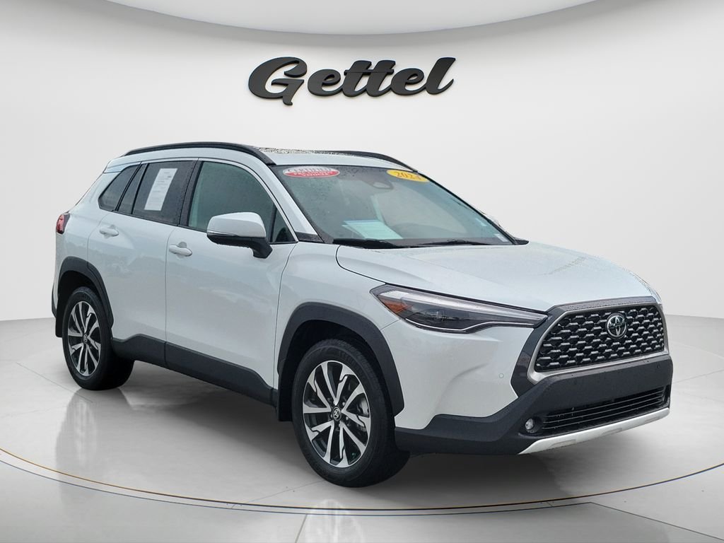 Used 2024 Beige Toyota XLE image 3