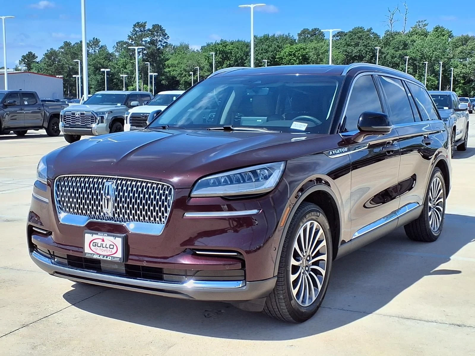 Used 2024 Red Lincoln Reserve image 3