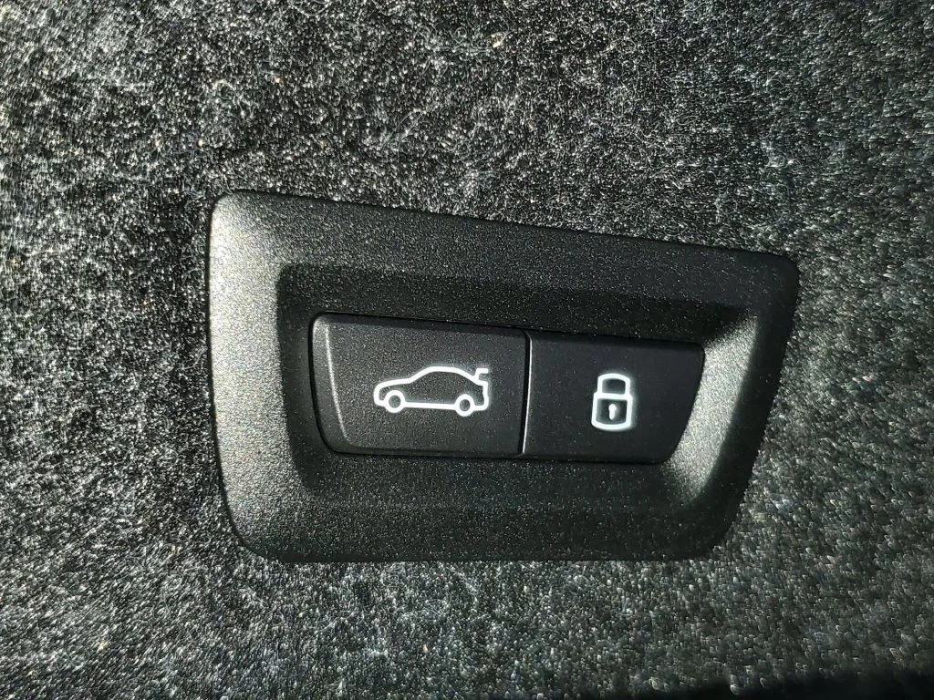 Used 2027 Oxide Grey Metallic BMW 530i image 8