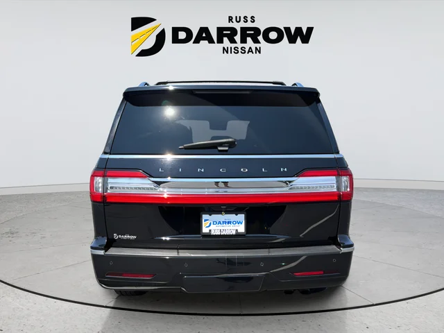 Used 2020 Black Lincoln Reserve image 4
