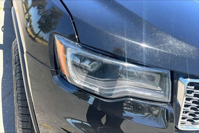 Used 2019 Diamond Black Jeep Limited image 28