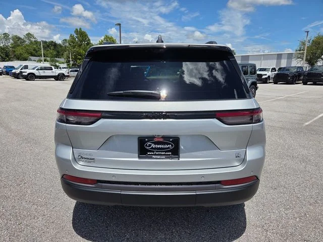New 2026 Silver Zynith Exterior Paint Jeep 85th Anniversary Edition image 11