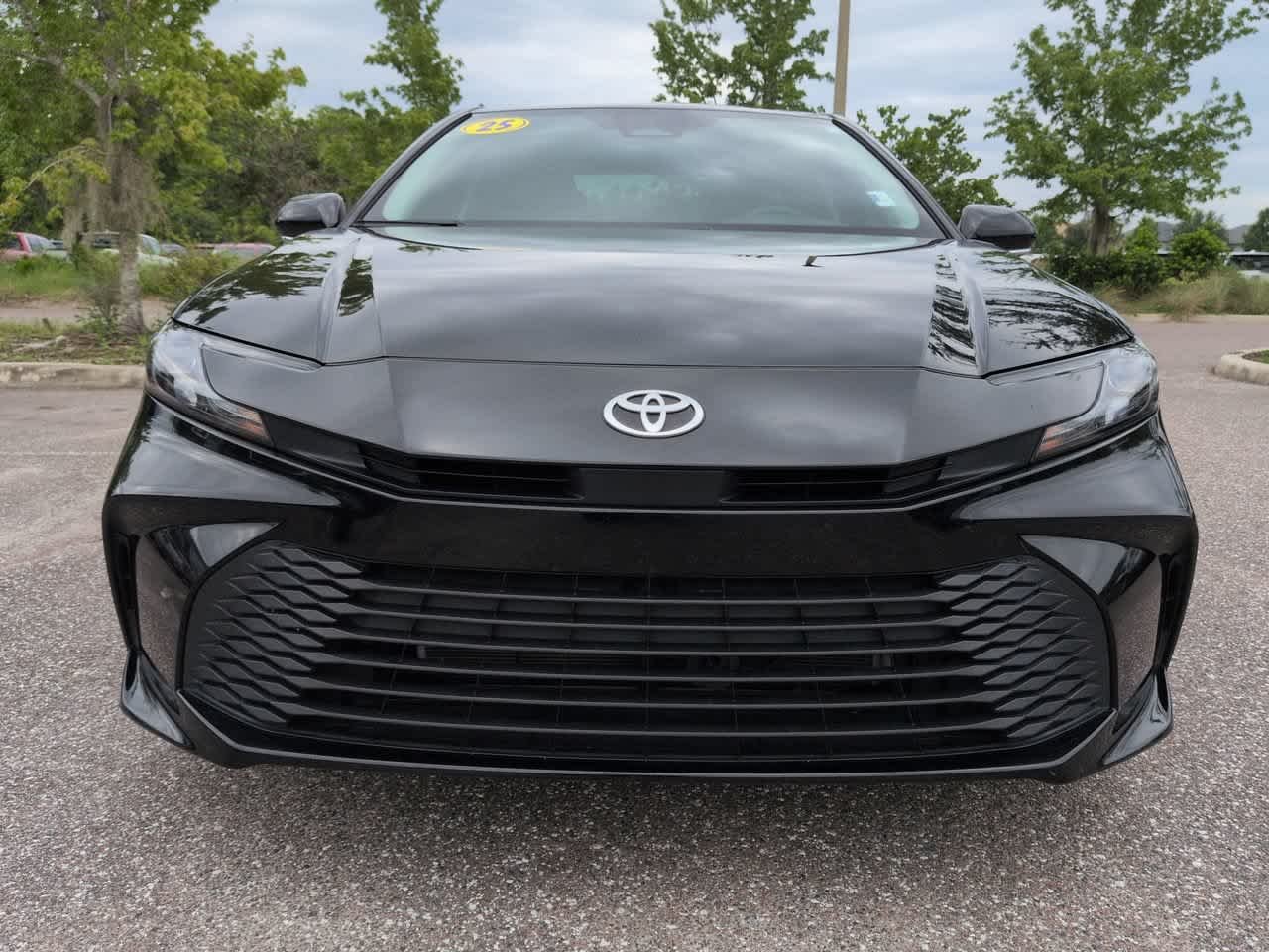 Used 2025 Midnight Black Metallic Toyota LE image 9