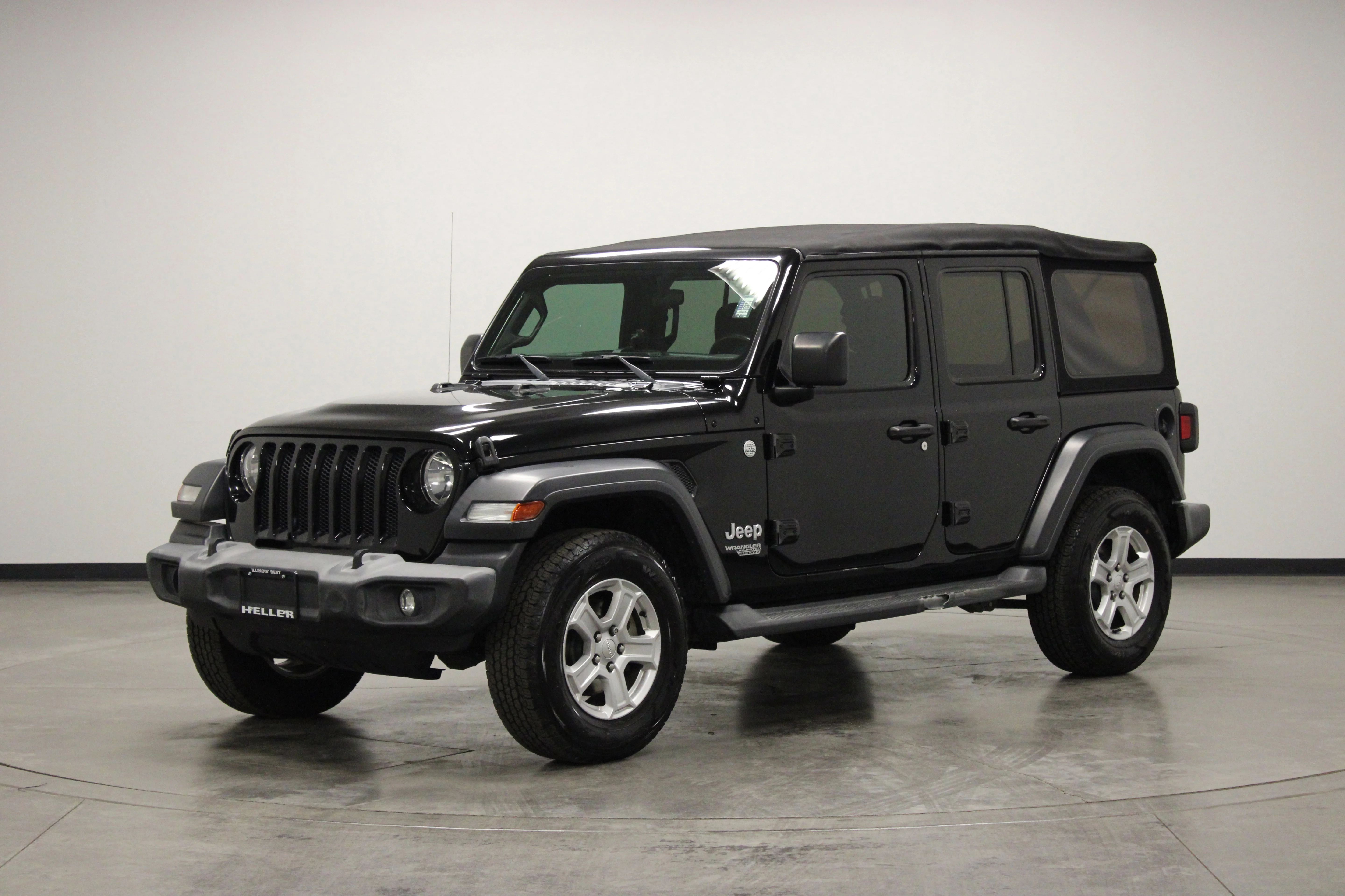 Used 2018 Black Clearcoat Jeep Sport image 4
