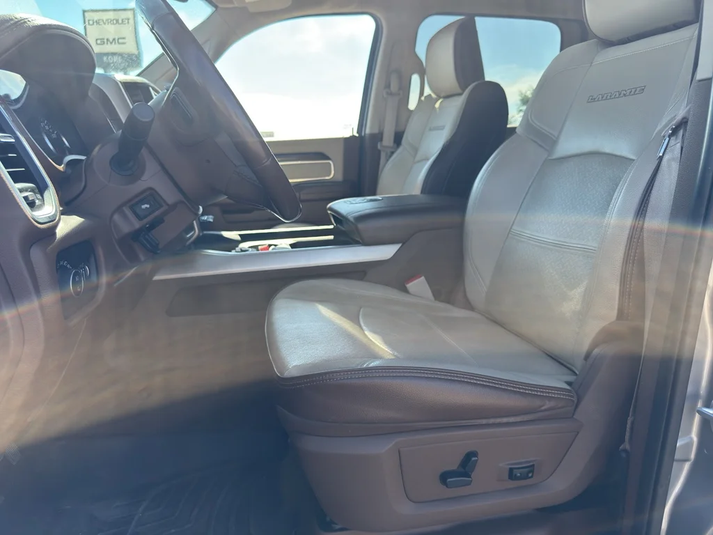 Used 2022 Billet Silver Metallic Clearcoat Ram Laramie image 15