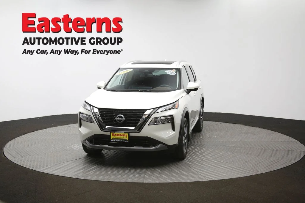 Used 2023 White Nissan SL image 57