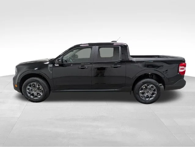New 2026 Shadow Black Ford XLT image 13