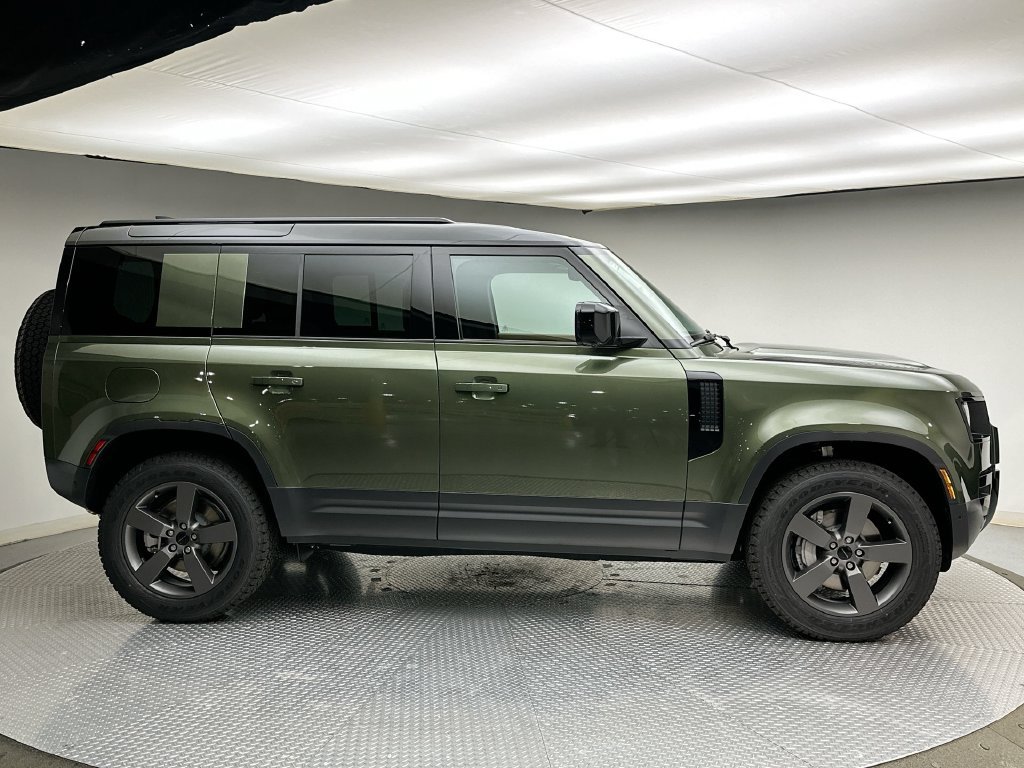 New 2026 Woolstone Green Metallic Land Rover S image 4