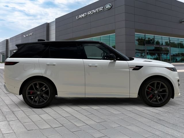 Certified Used 2023 Fuji White Land Rover SE Dynamic image 6