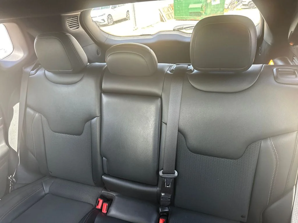 Used 2025 Silver Zynith Metallic Clearcoat Jeep Trailhawk image 44