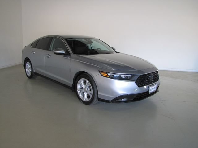 Certified Used 2024 Solar Silver Metallic Honda LX image 3