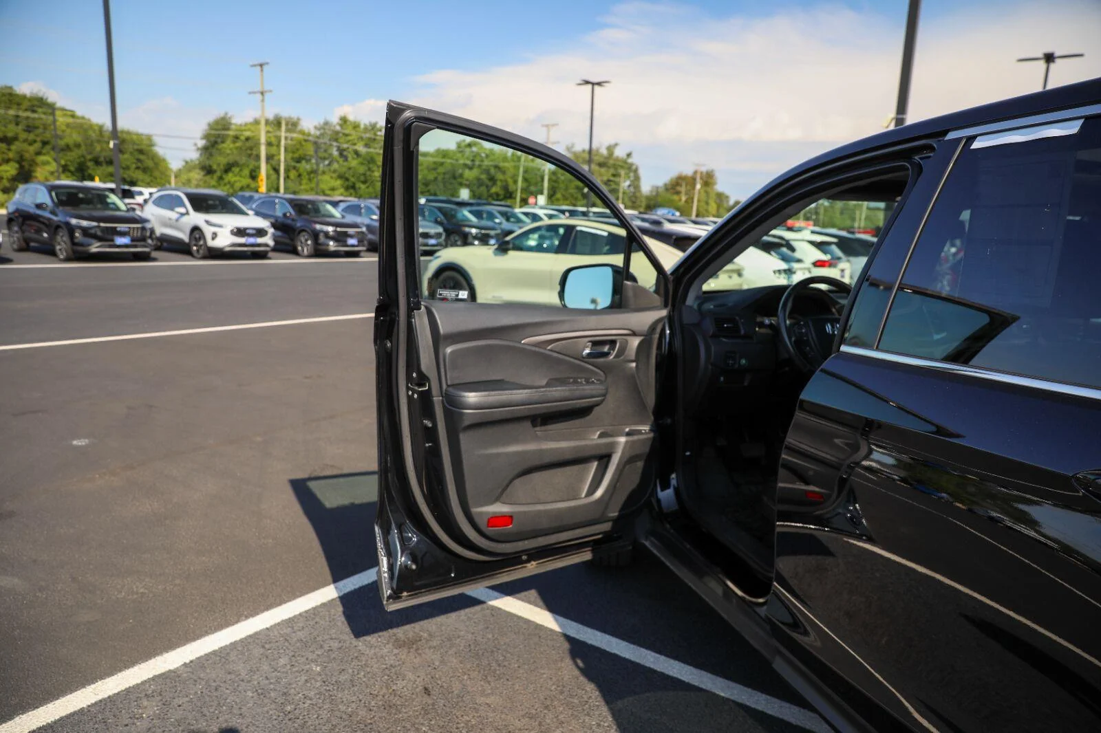 Used 2017 Crystal Black Pearl Honda EX-L image 22