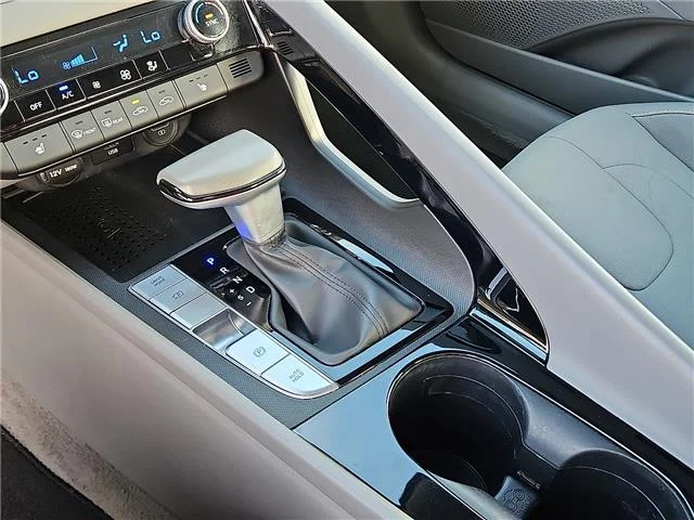 Used 2023  Hyundai SEL (IVT) image 20