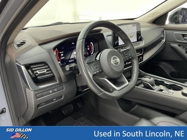 Used 2021 Boulder Gray Pearl/Super Black Nissan Platinum image 13