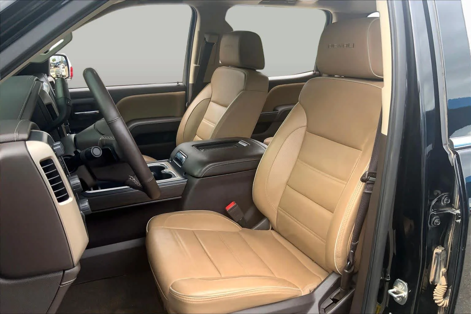 Used 2017 Onyx Black GMC Denali image 8