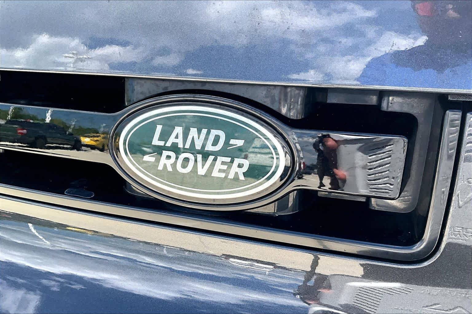 Used 2024 Carpathian Grey Premium Metallic Land Rover X-Dynamic SE image 27