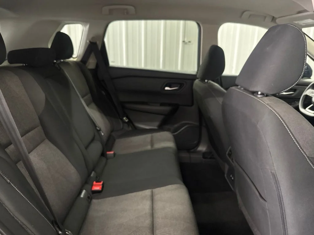Used 2024 Deep Ocean Blue Pearl Nissan SV image 18