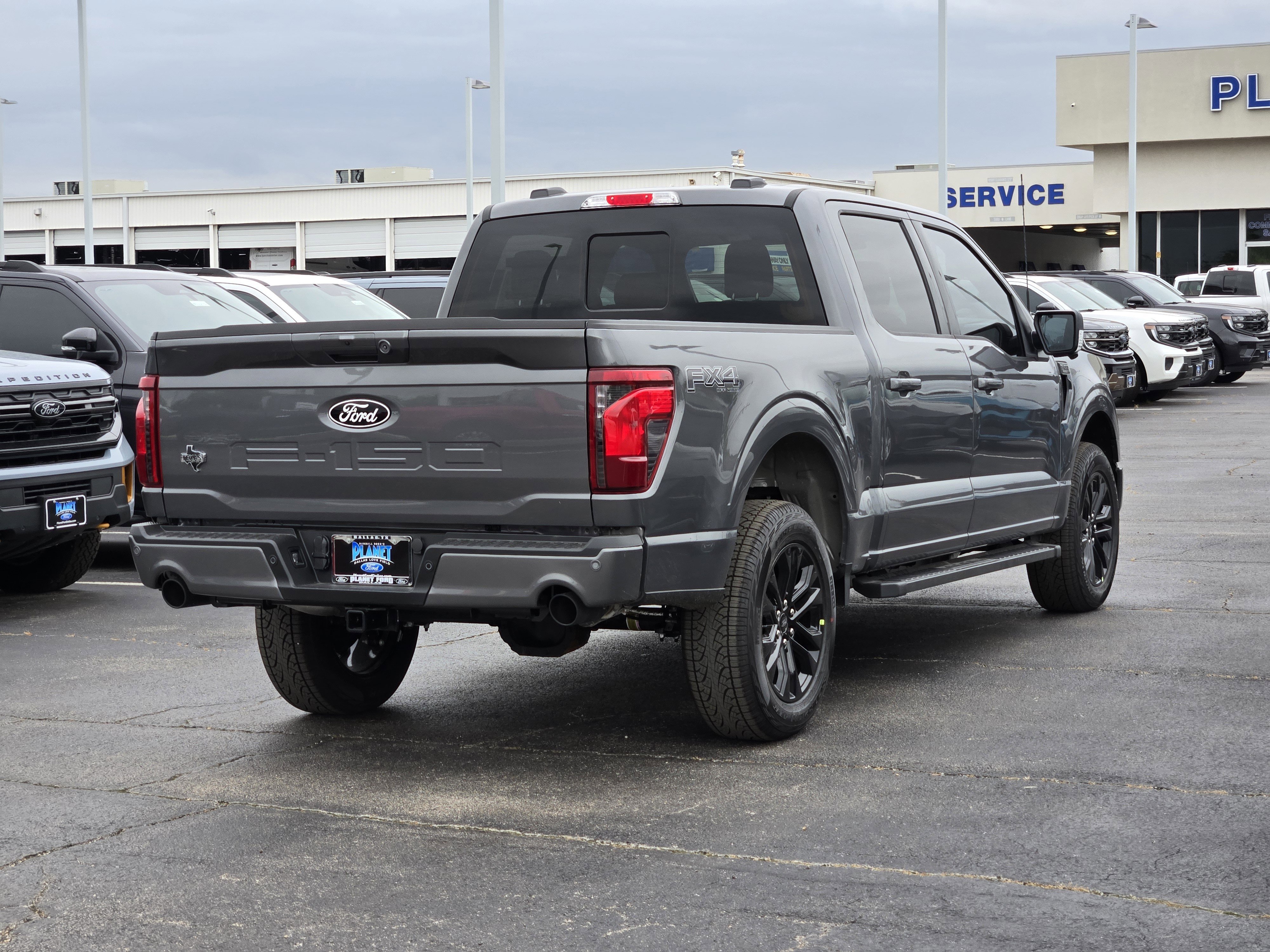 New 2026 Carbonized Gray Metallic Ford XLT image 4