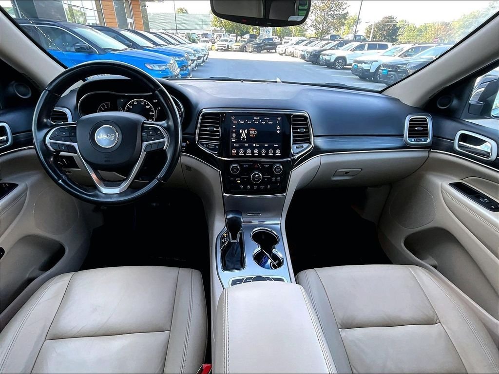 Used 2021 Diamond Black Crystal Pearlcoat Jeep Limited image 21