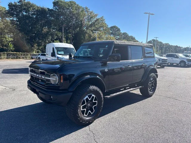 Used 2022 Shadow Black Ford Outer Banks image 8