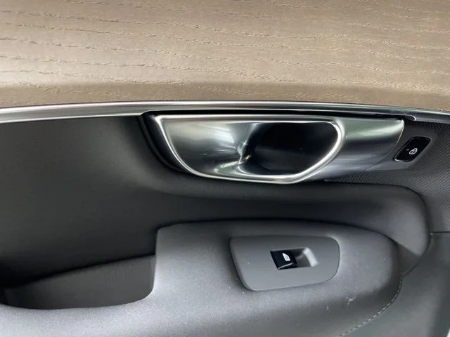 2025 Volvo XC90 Plus - Photo 29