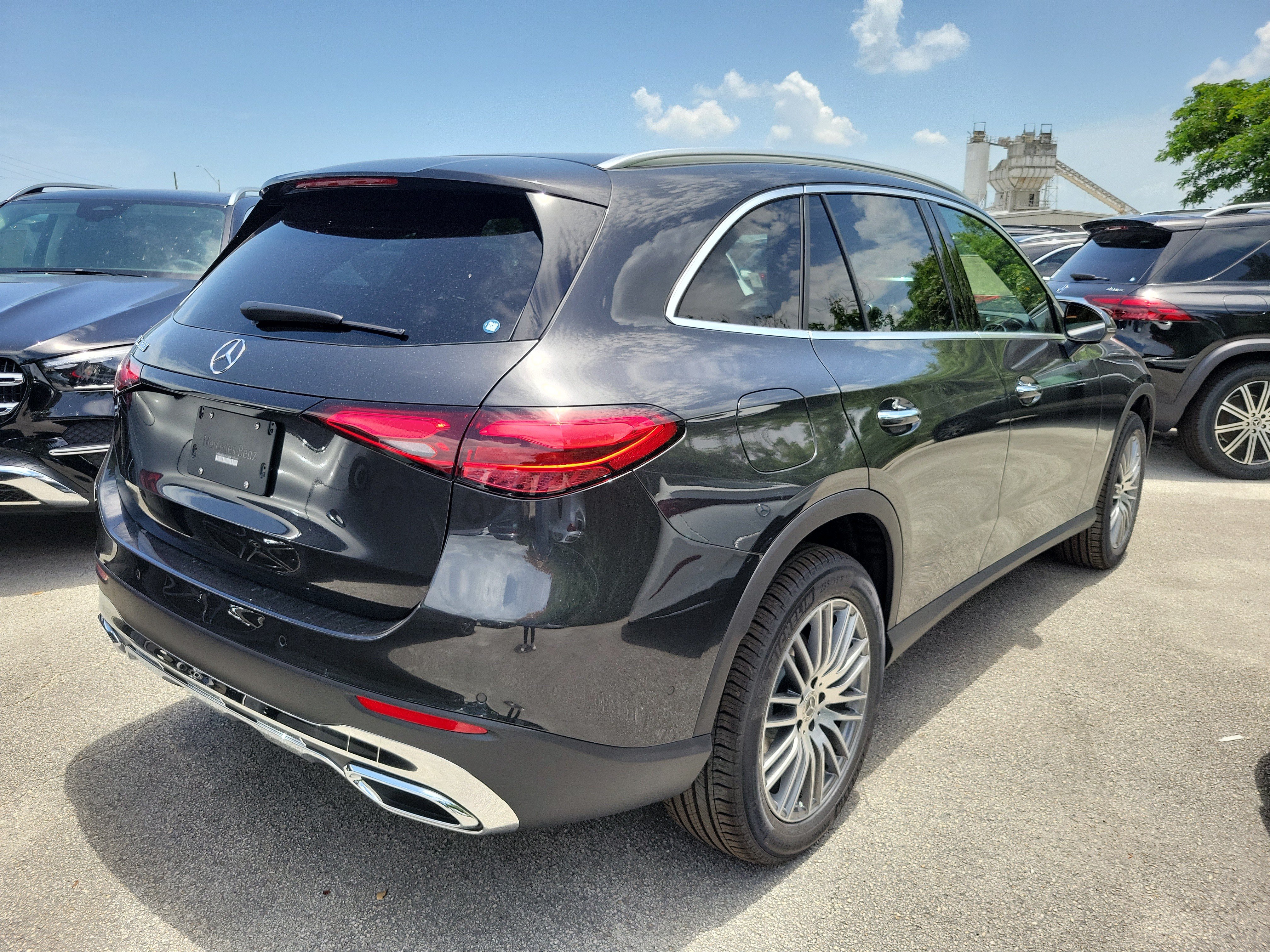New 2026 Graphite Grey Metallic Mercedes-Benz GLC 300 image 36