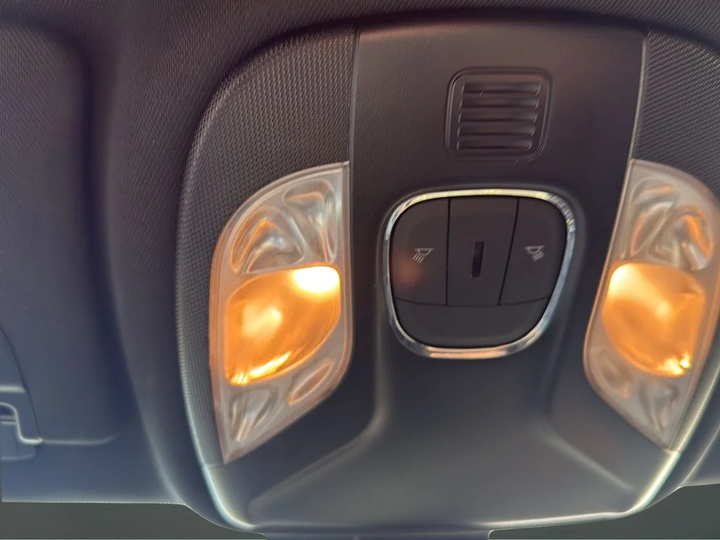 Certified Used 2025 White/off-white Jeep Latitude image 25