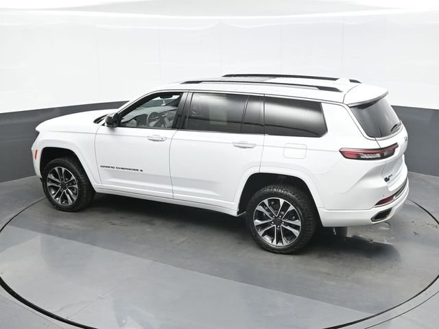 Used 2023 White Jeep Overland image 11