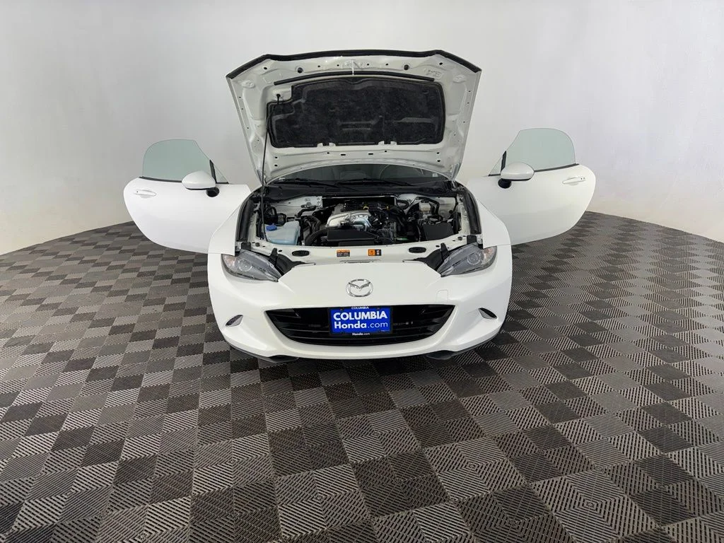 Used 2017 White Mazda Grand Touring image 12