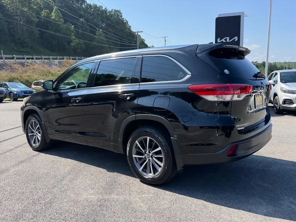 Used 2017 Black Toyota XLE image 4