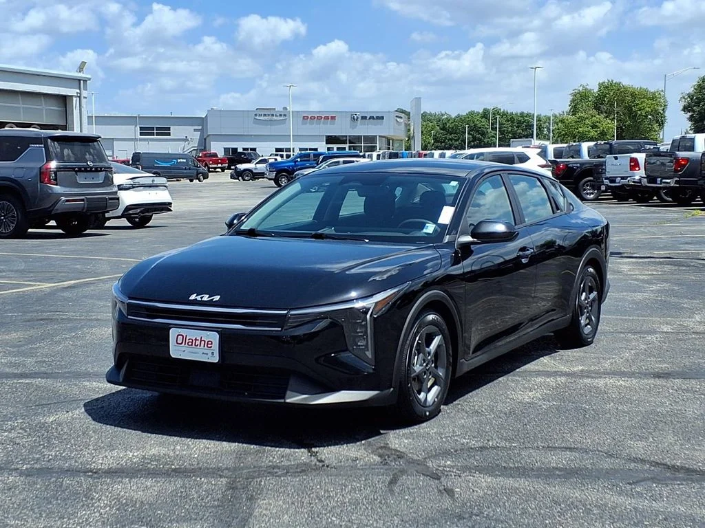 Certified 2025 Kia K4 LXS with VIN 3KPFT4DE7SE103344 for sale in Kansas City