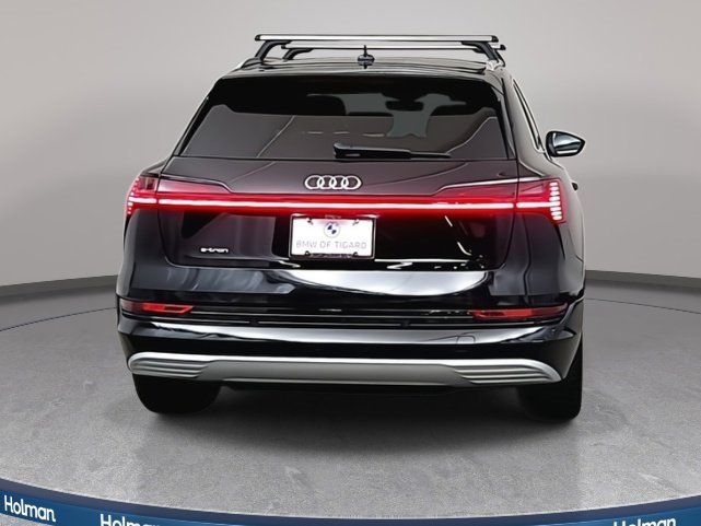 2019 Audi e-tron Prestige photo 3
