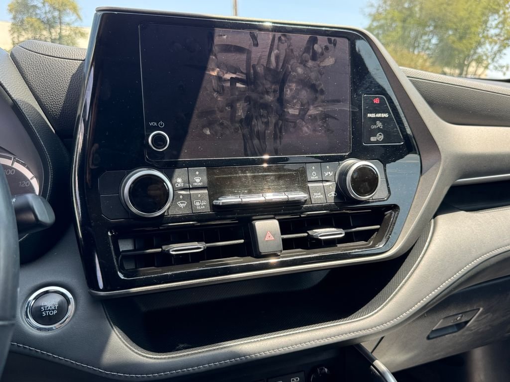 Used 2023 Silver Toyota LE image 14