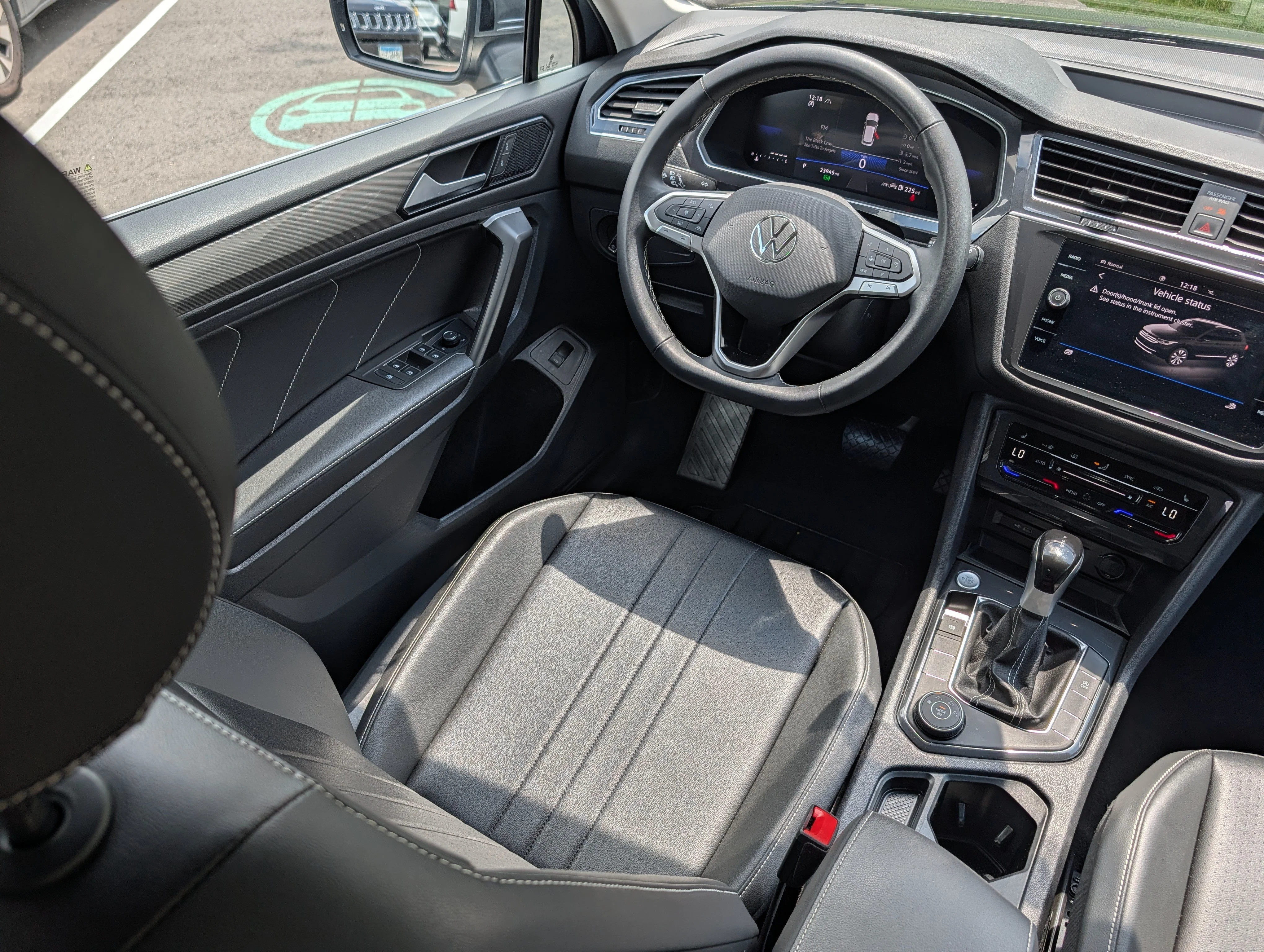Certified Used 2024 Platinum Gray Metallic Volkswagen SE image 9