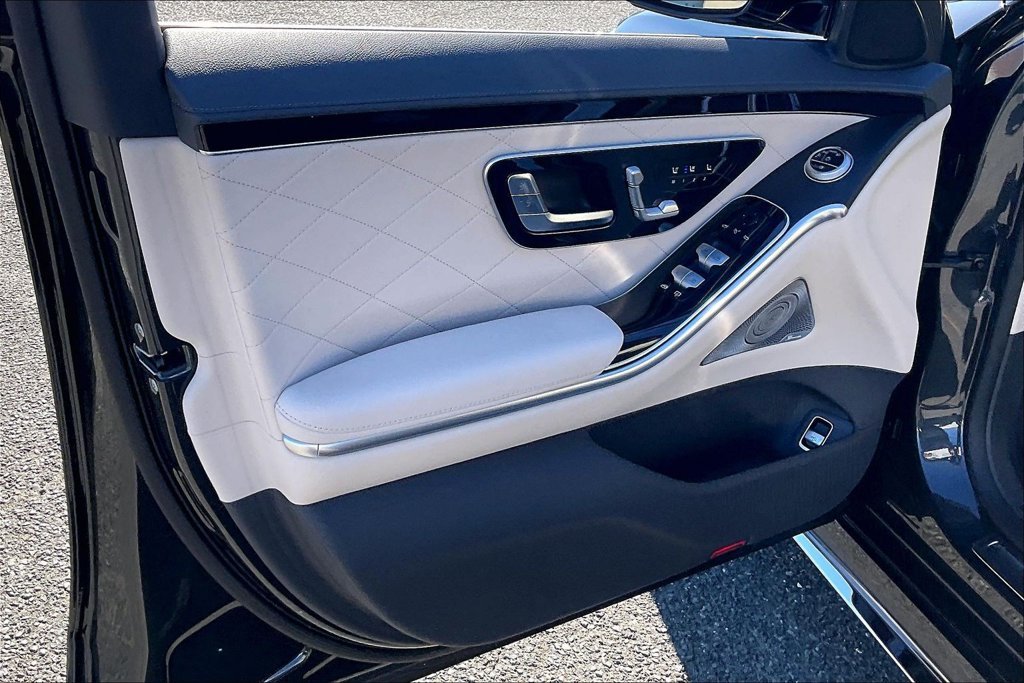 2025 Mercedes-Benz S-Class S 580e - Photo 15
