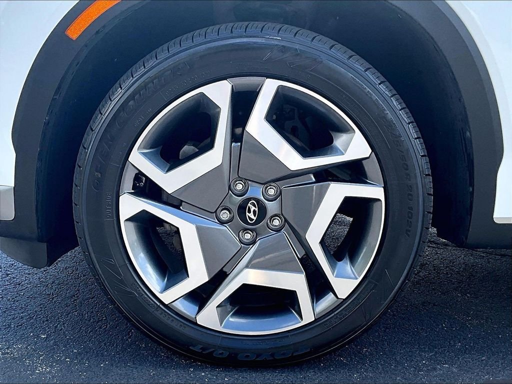 Used 2023 White Hyundai SEL image 7