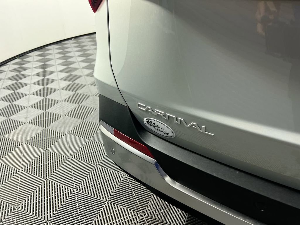New 2026 Ivory Silver Kia EX image 5